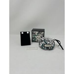Gucci earrings unworn